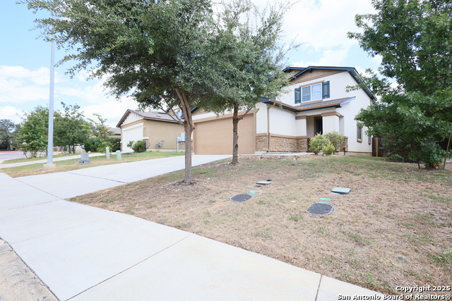 Image 2 of 33 For 10218 Relic Oaks