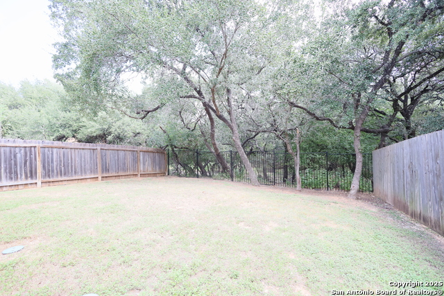 Image 31 of 33 For 10218 Relic Oaks