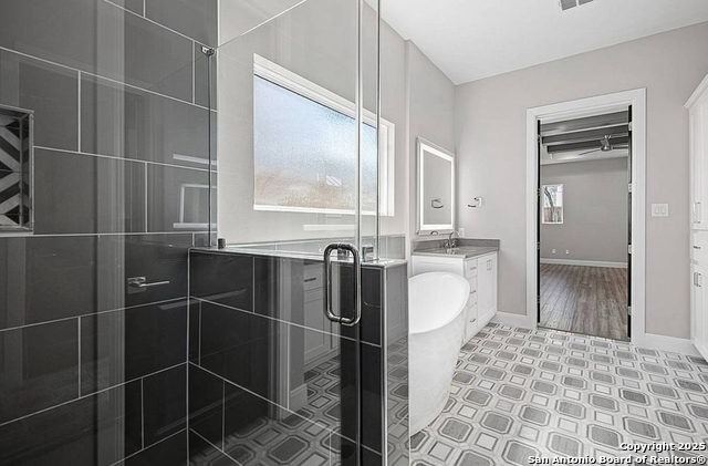 Image 10 of 26 For 212 Melrose E