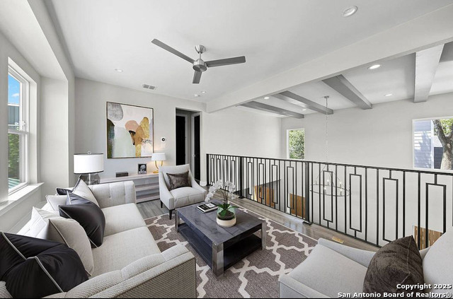 Image 12 of 26 For 212 Melrose E