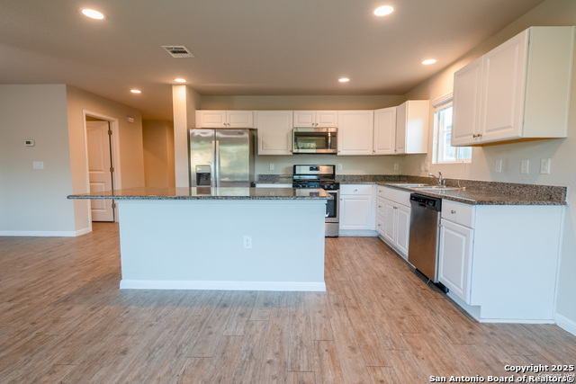 Image 3 of 12 For 10519 Legacy Cove