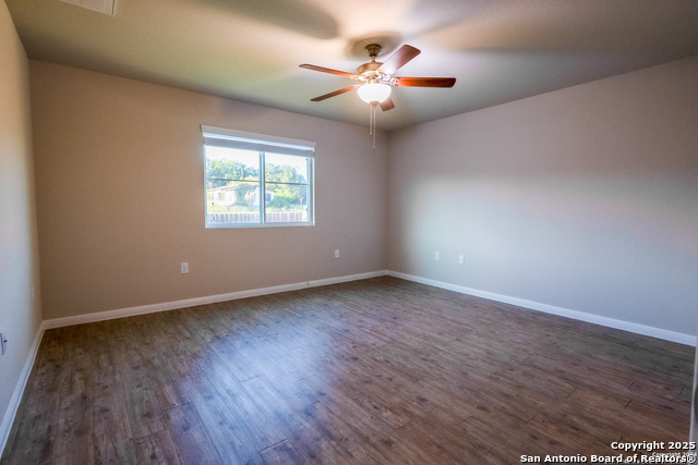 Image 9 of 12 For 10519 Legacy Cove