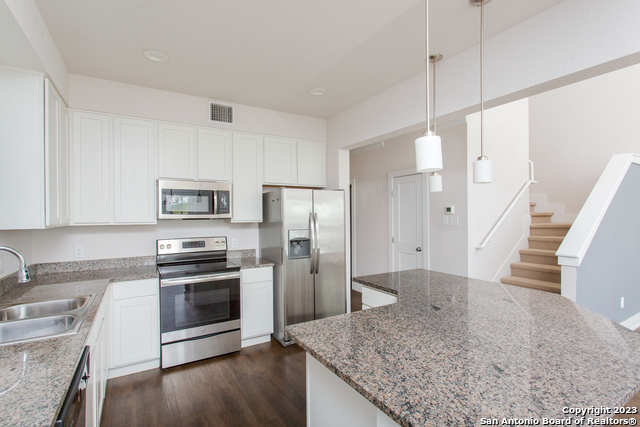 Image 10 of 23 For 220 Sapphire 201