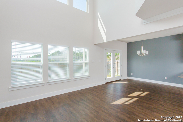 Image 12 of 23 For 220 Sapphire 201