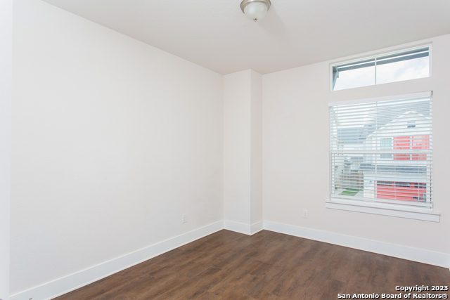 Image 17 of 23 For 220 Sapphire 201