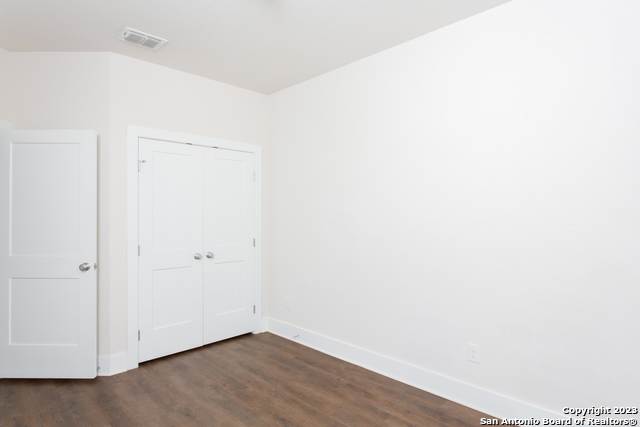 Image 18 of 23 For 220 Sapphire 201