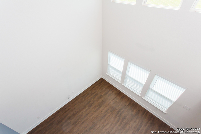 Image 21 of 23 For 220 Sapphire 201