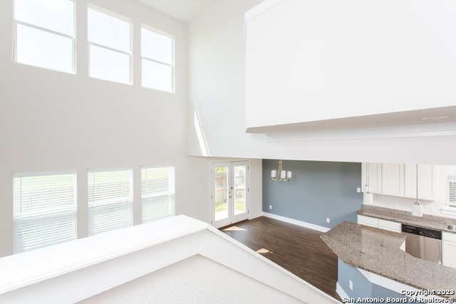 Image 22 of 23 For 220 Sapphire 201