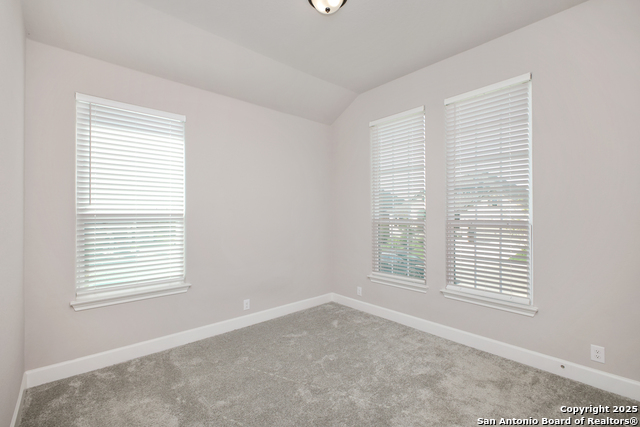 Image 22 of 35 For 914 Gyngell Ln
