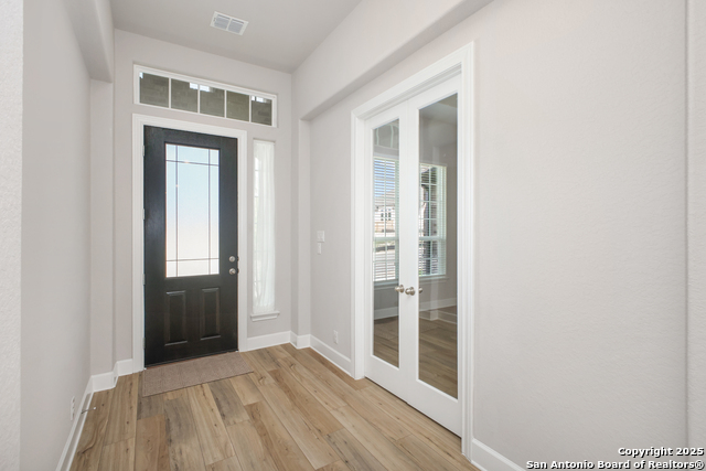Image 5 of 35 For 914 Gyngell Ln