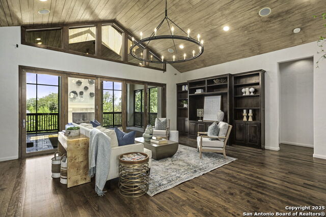 Image 11 of 54 For 311 Elizabeth