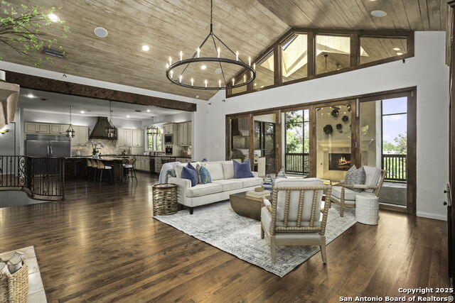 Image 14 of 54 For 311 Elizabeth