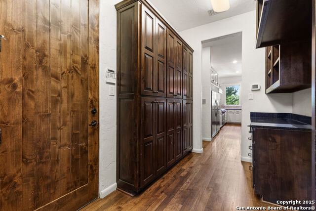 Image 26 of 54 For 311 Elizabeth