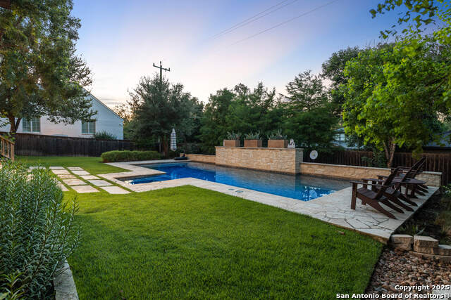 Image 38 of 54 For 311 Elizabeth