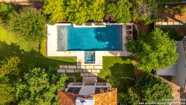 Image 43 of 54 For 311 Elizabeth