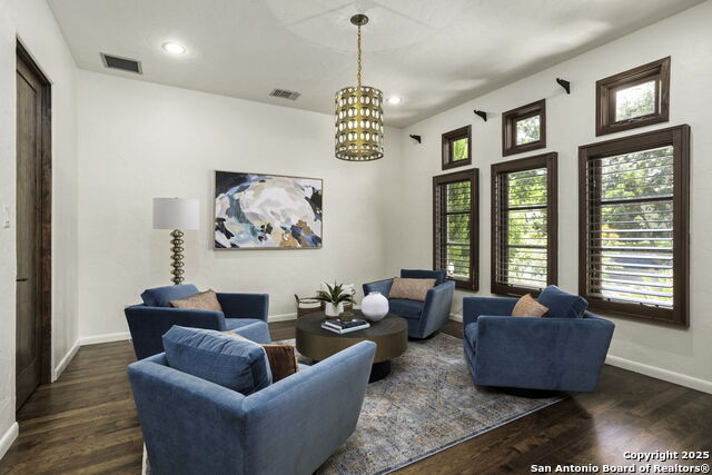 Image 5 of 54 For 311 Elizabeth