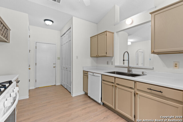 Image 12 of 26 For 6227 Lantern Creek