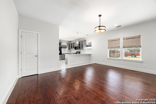 Image 10 of 44 For 846 Sutton  