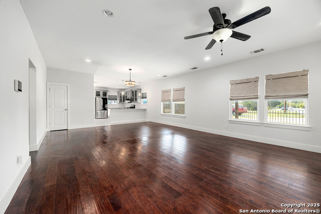 Image 11 of 44 For 846 Sutton  