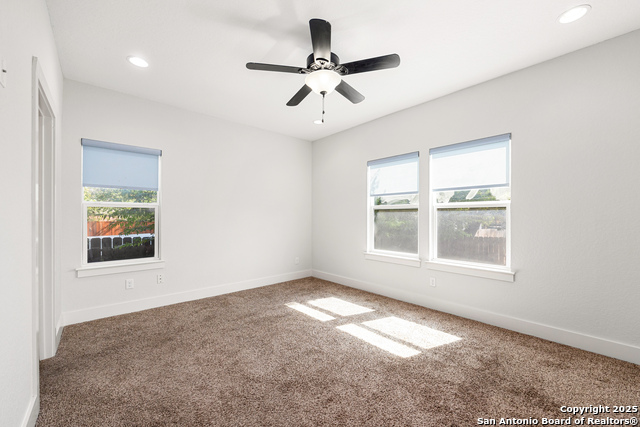 Image 16 of 44 For 846 Sutton  