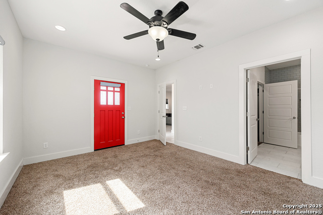 Image 17 of 44 For 846 Sutton  