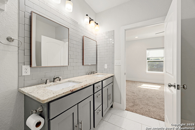 Image 19 of 44 For 846 Sutton  