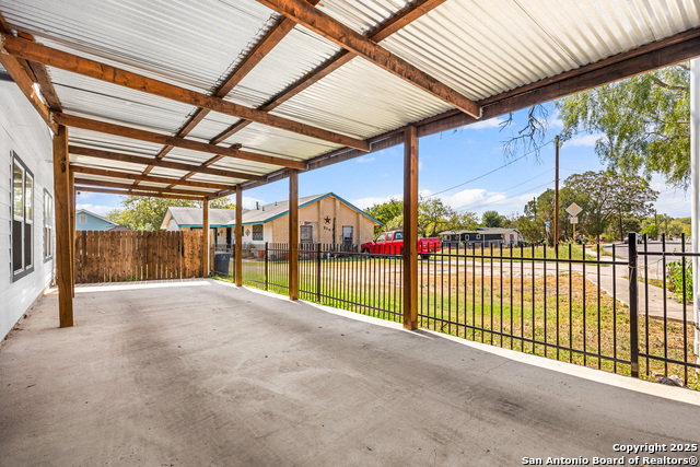 Image 27 of 44 For 846 Sutton  