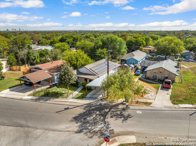 Image 36 of 44 For 846 Sutton  