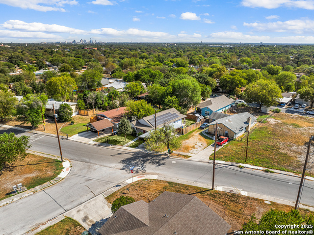 Image 40 of 44 For 846 Sutton  