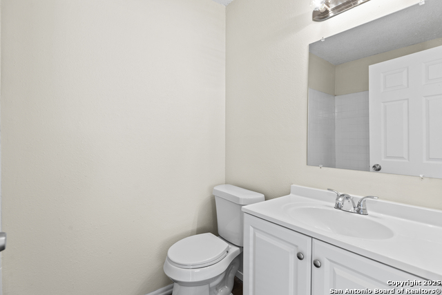 Listing photo id 9 for 922 Saddlebrook