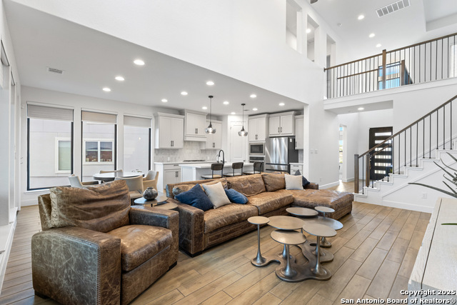 Image 8 of 38 For 250 Navarro