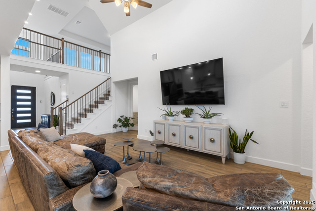 Image 9 of 38 For 250 Navarro