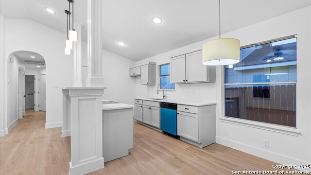 Image 4 of 22 For 8942 Gill