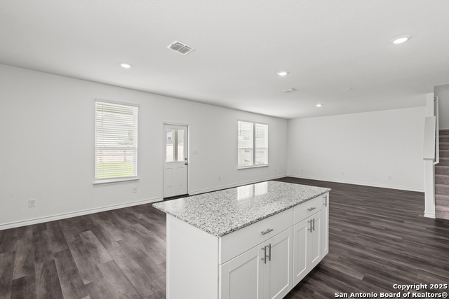Listing photo id 12 for 4161 Bermuda Ln