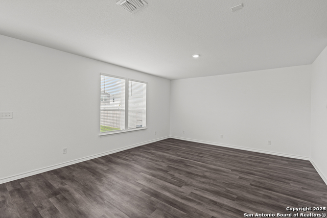 Listing photo id 5 for 4161 Bermuda Ln