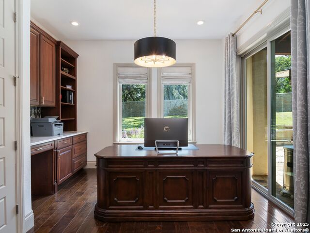 Listing photo id 20 for 110 Manorbrook