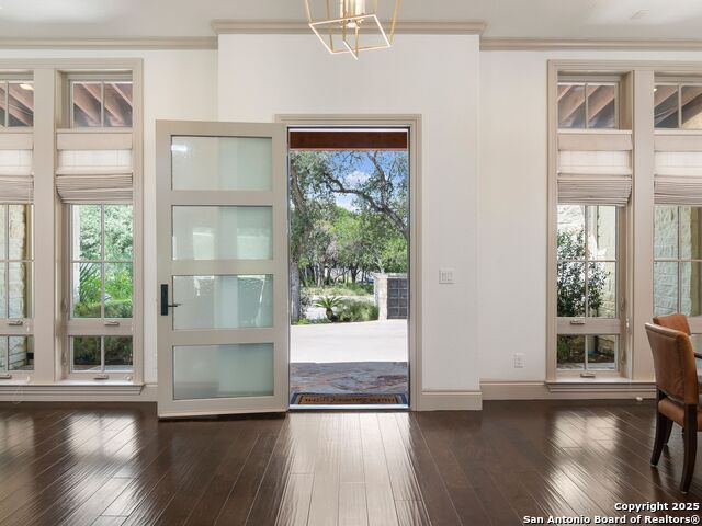 Listing photo id 3 for 110 Manorbrook