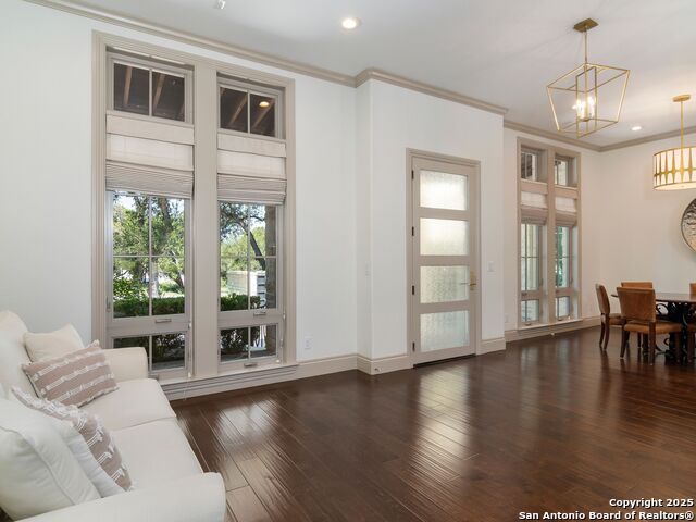 Listing photo id 4 for 110 Manorbrook