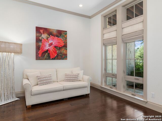 Listing photo id 5 for 110 Manorbrook