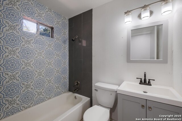 Image 3 of 18 For 222 Cortez Ave