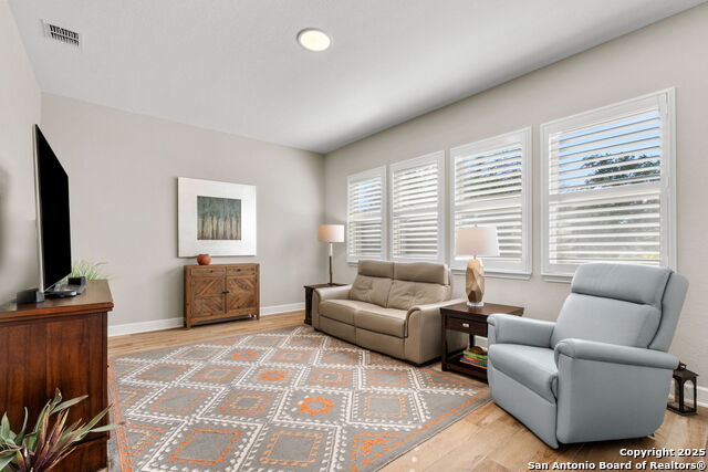 Listing photo id 21 for 219 Madrone Trail