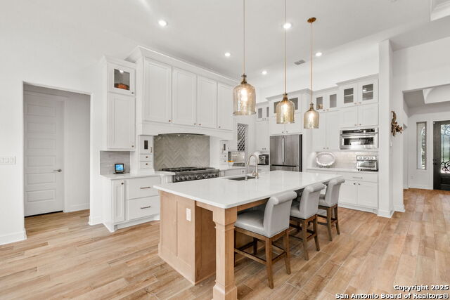 Listing photo id 1 for 219 Madrone Trail