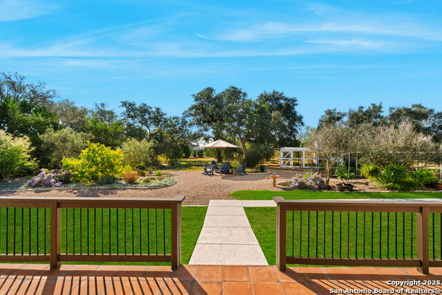 Listing photo id 32 for 219 Madrone Trail