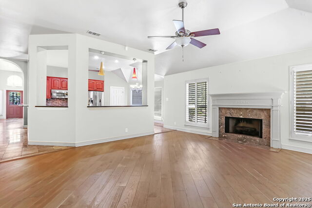 Image 10 of 17 For 9018 Foxland Dr.