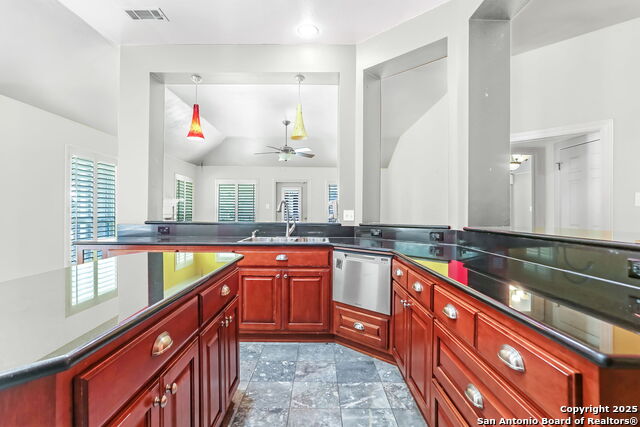 Image 12 of 17 For 9018 Foxland Dr.