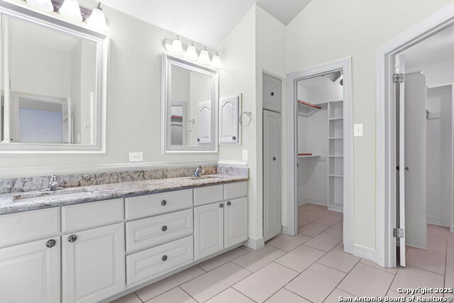 Image 16 of 17 For 9018 Foxland Dr.