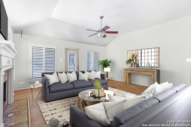 Image 8 of 17 For 9018 Foxland Dr.