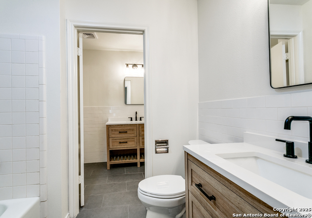 Image 11 of 15 For 7815 Broadway  202