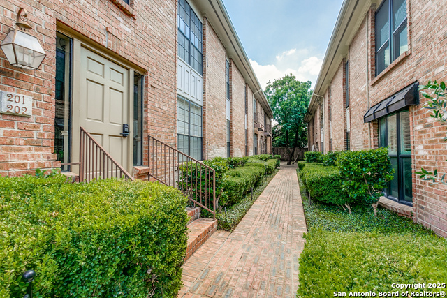 Details for 7815 Broadway  201, San Antonio, TX 78209