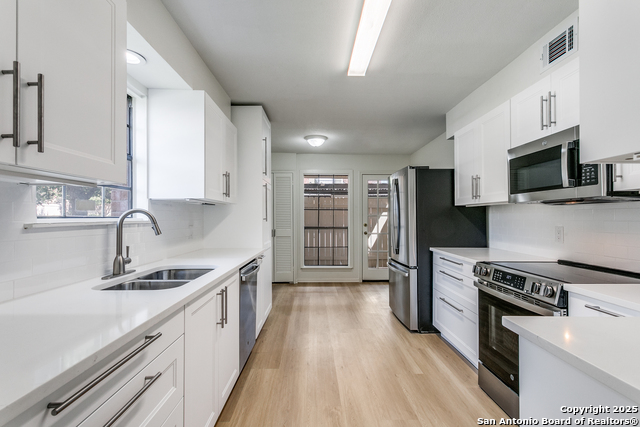 Image 6 of 15 For 7815 Broadway  201